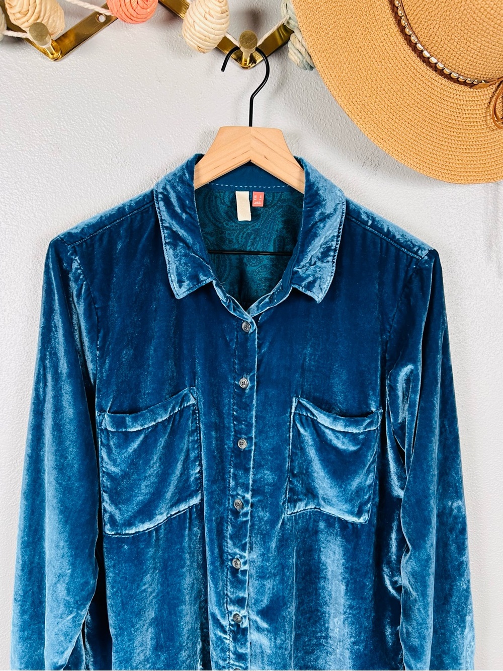 Anthropologie Pilcro Hadley Relaxed Button Down Velvet Shirt Size 14 - Picture 3 of 9